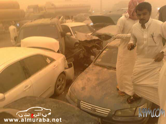 حوادث على طريق الرياض بسبب العاصفة الرملية ( صور ) 36