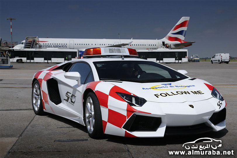"بالصور" بعد شهرة سيارات شرطة دبي لامبورجيني افنتادور خاصة لأحد المطارات في إيطاليا 1