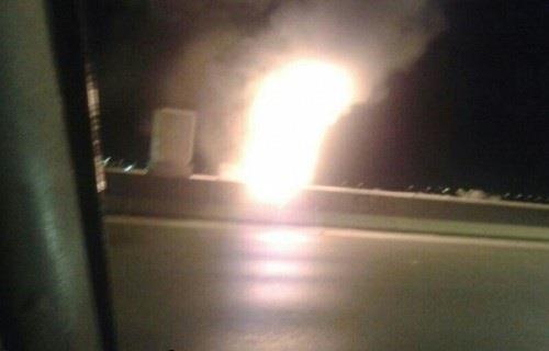 “بالصور” حرق كاميرا نظام “ساهر” في مدينة بريدة على طريق الملك فهد
