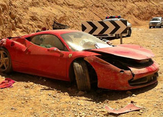 "بالصور" حادث فيراري 458 ايطاليا في فلسطين المحتلة تصبح "خردة" Ferrari 458 Italia 1