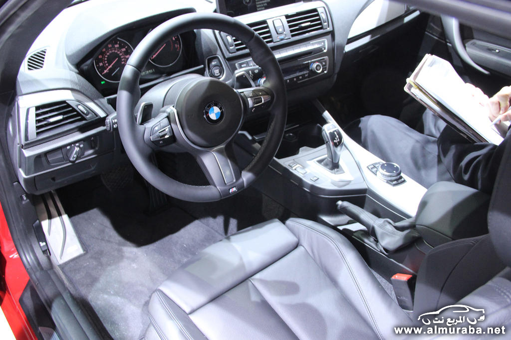 2014-BMW-M235i-12