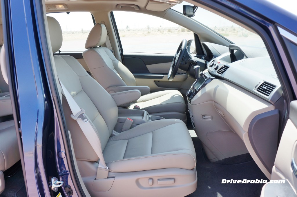 2014-Honda-Odyssey-Touring-in-the-UAE-10