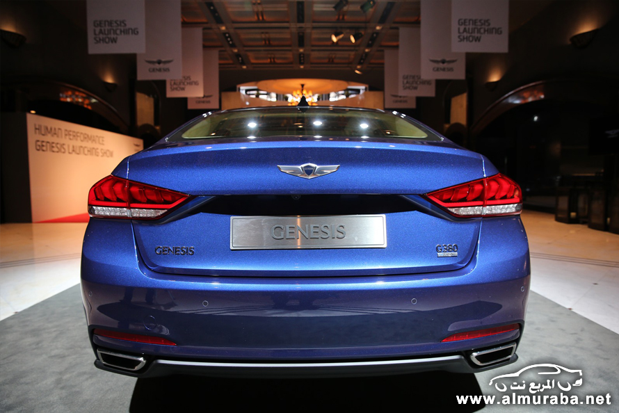 2015-Hyundai-Genesis-8[7]