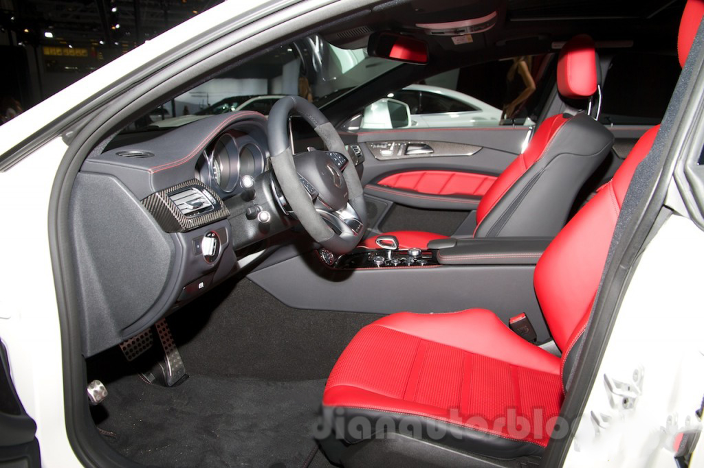 2015-Mercedes-CLS-63-AMG-interior-at-the-2014-Moscow-Motor-Show-1024x682