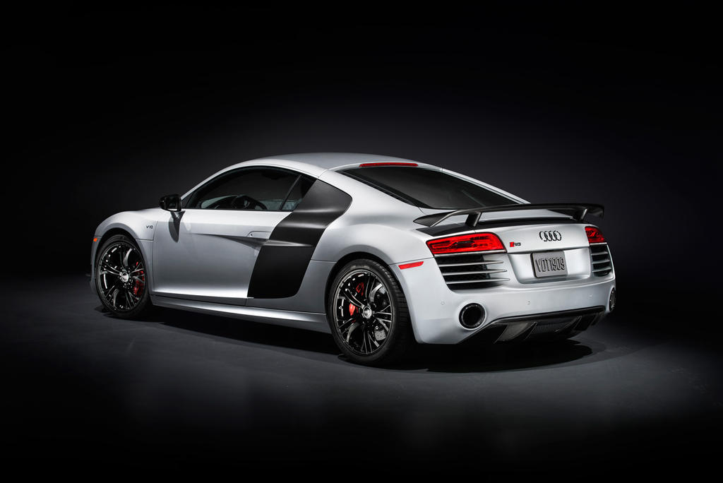 2015-audi-r8-competition-03