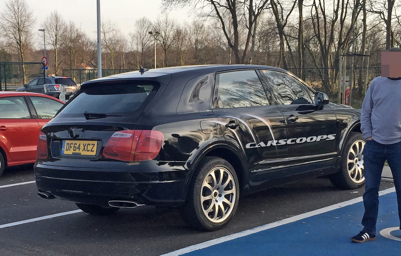 2016-Bentley-Bentayga-SUV-CSP1