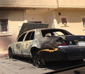 “بالصور” شاحن جوال يتسبب في حرق سيارة وأجزاء من منزل بمدينة الرياض