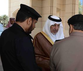 بالصور أمير مكة المكرمة “خالد الفيصل” يطلق الدوريات الأمنية في هويتها الجديدة بمكة المكرمة