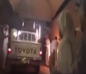 “فيديو” شاهد مفاجأة غير متوقعة لسعودي فقد سيارته في حادث مروري وعوضه اهله بجديدة