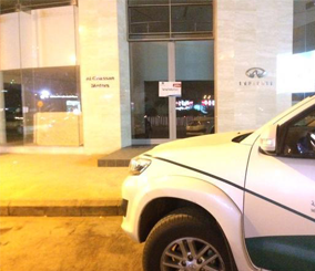 "بالصور" وزارة التجارة تغلق وكالة إنفينيتي الغسان في الرياض لبيعه سيارات مستعملة على أنها جديدة 1