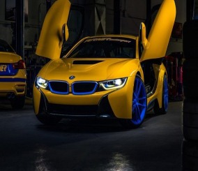 “بالصور” بي ام دبليو i8 الجديدة معدلة باللون الأصفر والأزرق وجنوط 21 إنش من شركة Tuner Motorsport