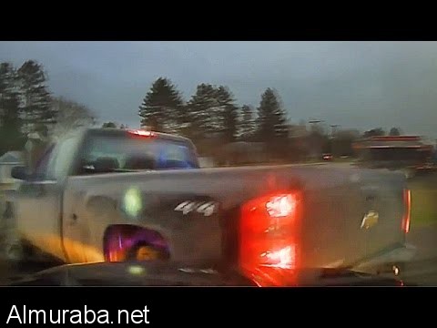 "فيديو" مطاردة مثيرة للشرطة الأمريكية لشاحنة وسط الغابات 5