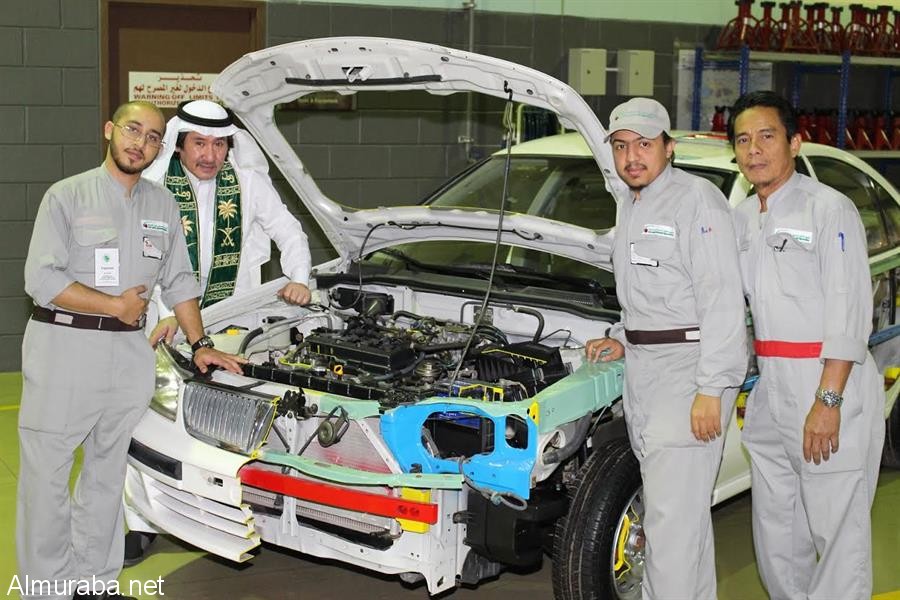 “فيديو” شاهد ثلاثة شباب سعوديين يصممون سيارة كهربائية صديقة للبيئة