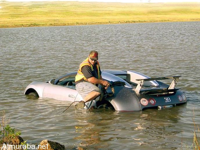 الحكم بالسجن على مالك سيارة بوجاتي فيرون بسبب إسقاط السيارة عمداً في البحيرة