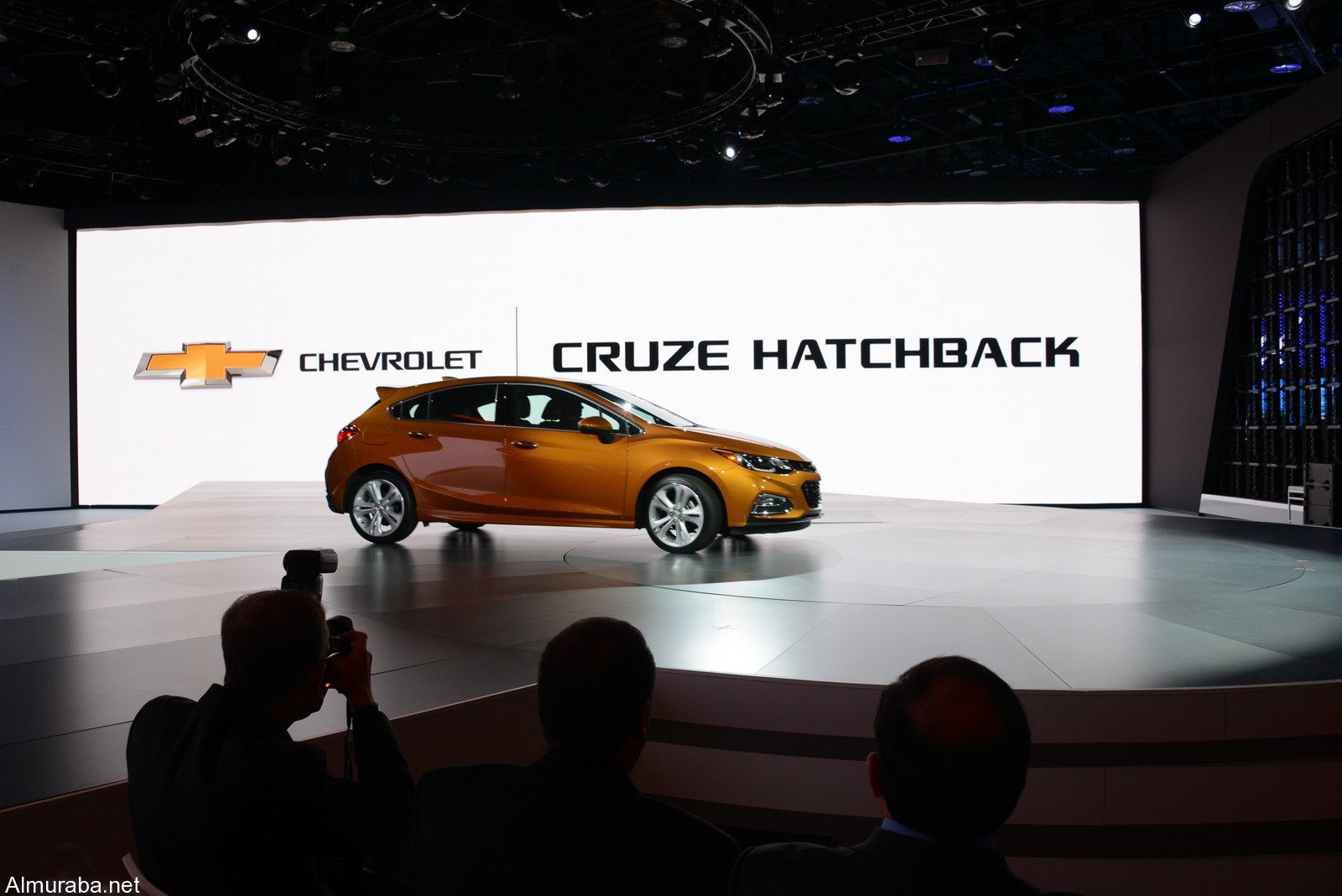 2017-Chevrolet-Cruze-hatch-1