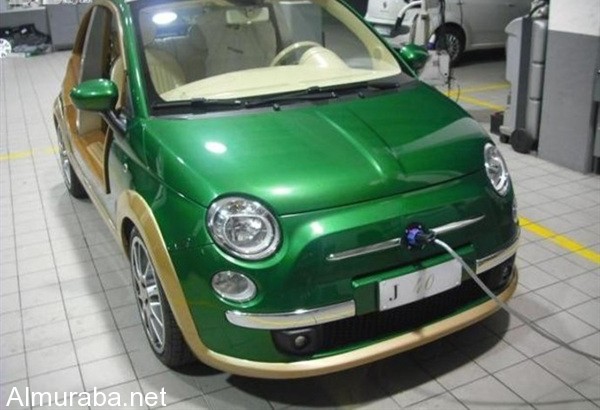 “بالصور” سيارة القذافي الخضراء والتي استولي عليها ثوار ليبيا