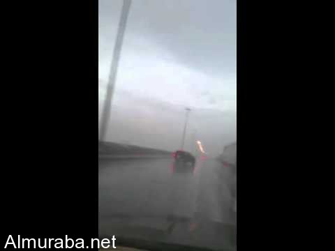 "فيديو" شاهد نتيجة السرعة في وقت نزول المطر 4