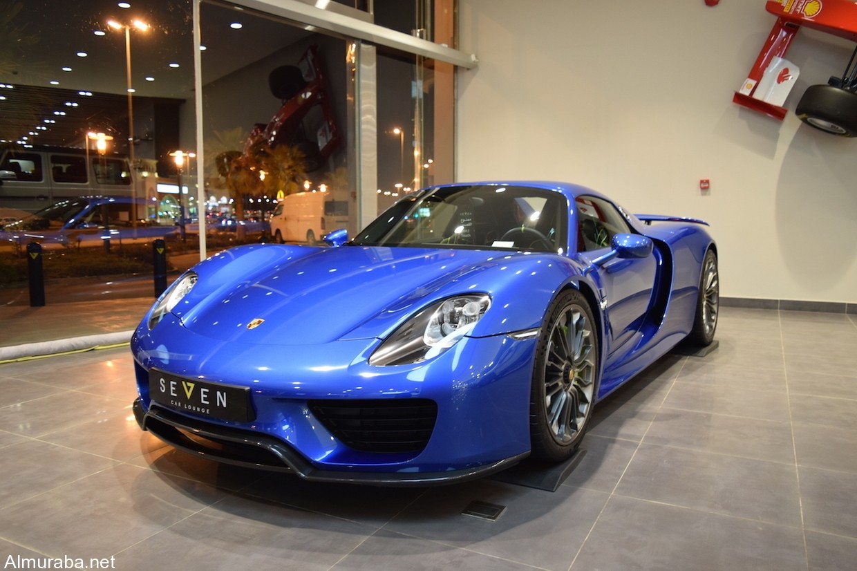 سيارة “بورش” 918 سبايدر يكسوها لون أزرق ساحر للبيع بالسعودية Porsche 918 Spyder