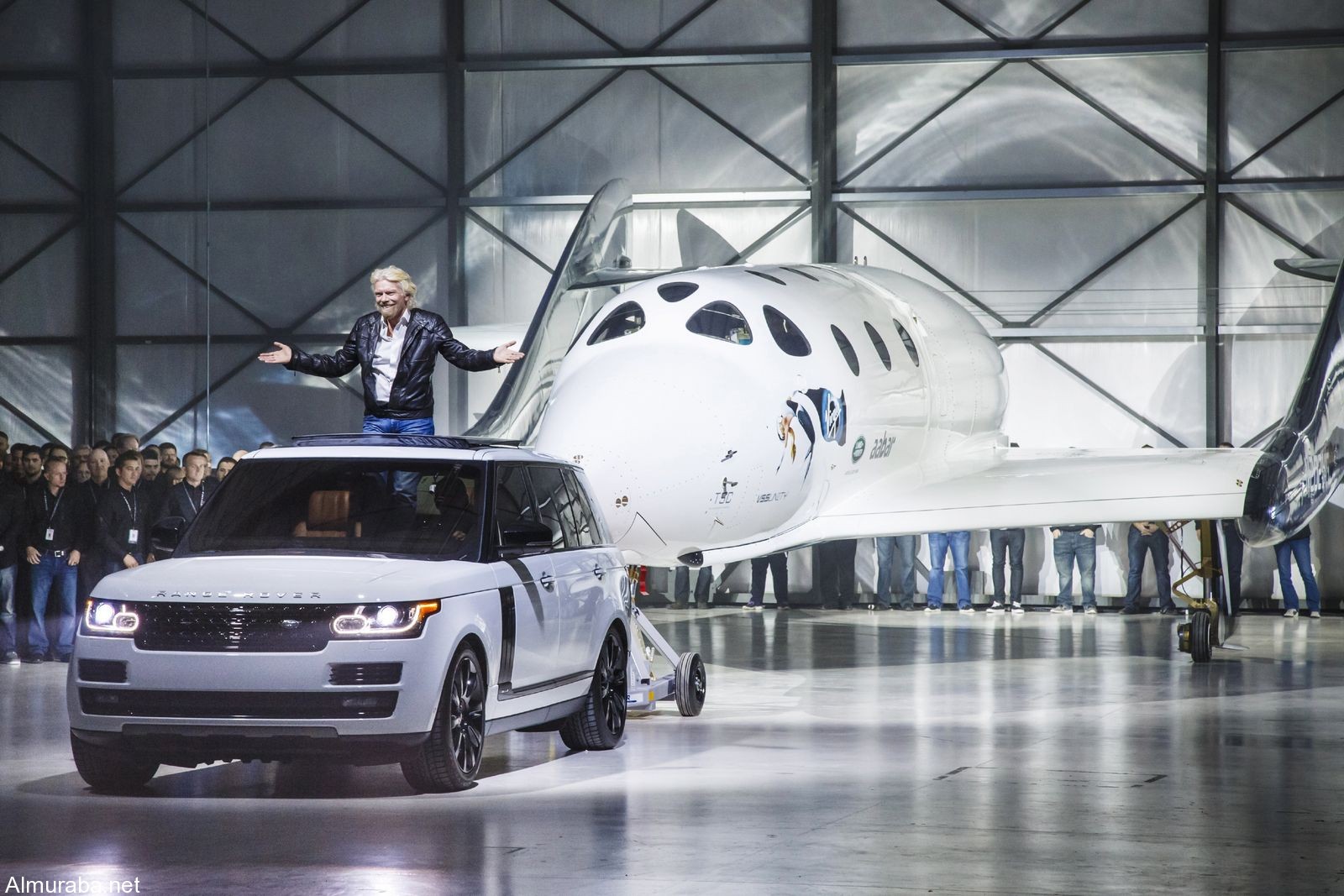 "رنج روفر" اوتوبيوغرافي تشارك في حفل إطلاق طائرة الفضاء الجديدة Range Rover 2016 11