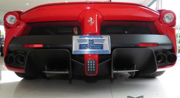 سيارة "لافيراري" حمراء بسعر 4.7 مليون دولار بالولايات المتحدة LaFerrari 13