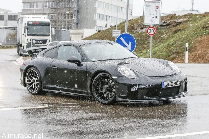 “صور تجسسية” لسيارة “بورش” المرتقبة Porsche 911 GT3 2017