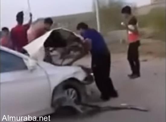 “فيديو” شاب يحطم سيارته بجازان متعمداً ليحصل على قيمة التأمين