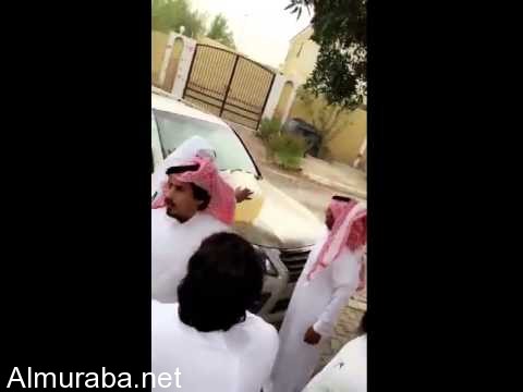 “فيديو” قطري يهدي ابن الذيب جيب لكزس ويقسم عليه إن لم تقبلها سأشعل النار فيها