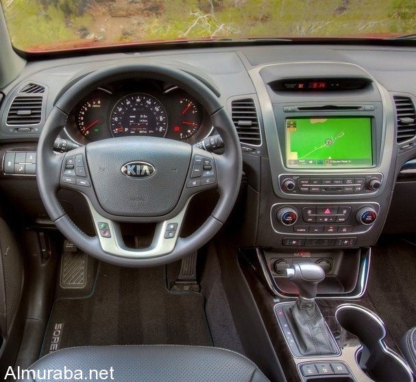 Steering-wheel-of-a-car-2015-Kia-Sorento