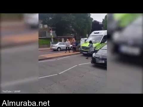 “فيديو” شاهد سائق يدهس شاباً بسبب خلاف على الطريق