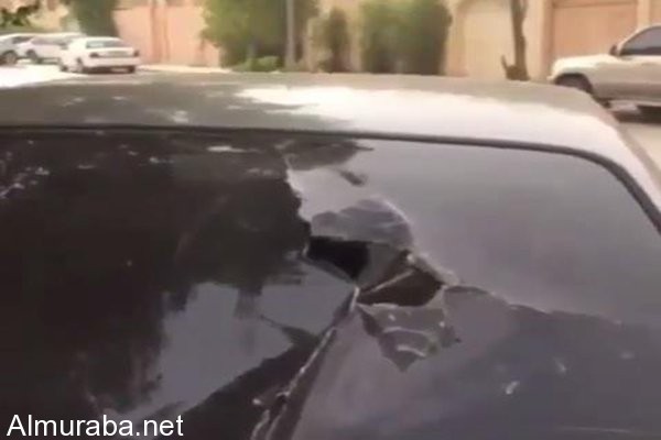 “فيديو” شاهد تحطم زجاج سيارة بعد انفجار علبة بخاخ داخلها بسبب الحرارة