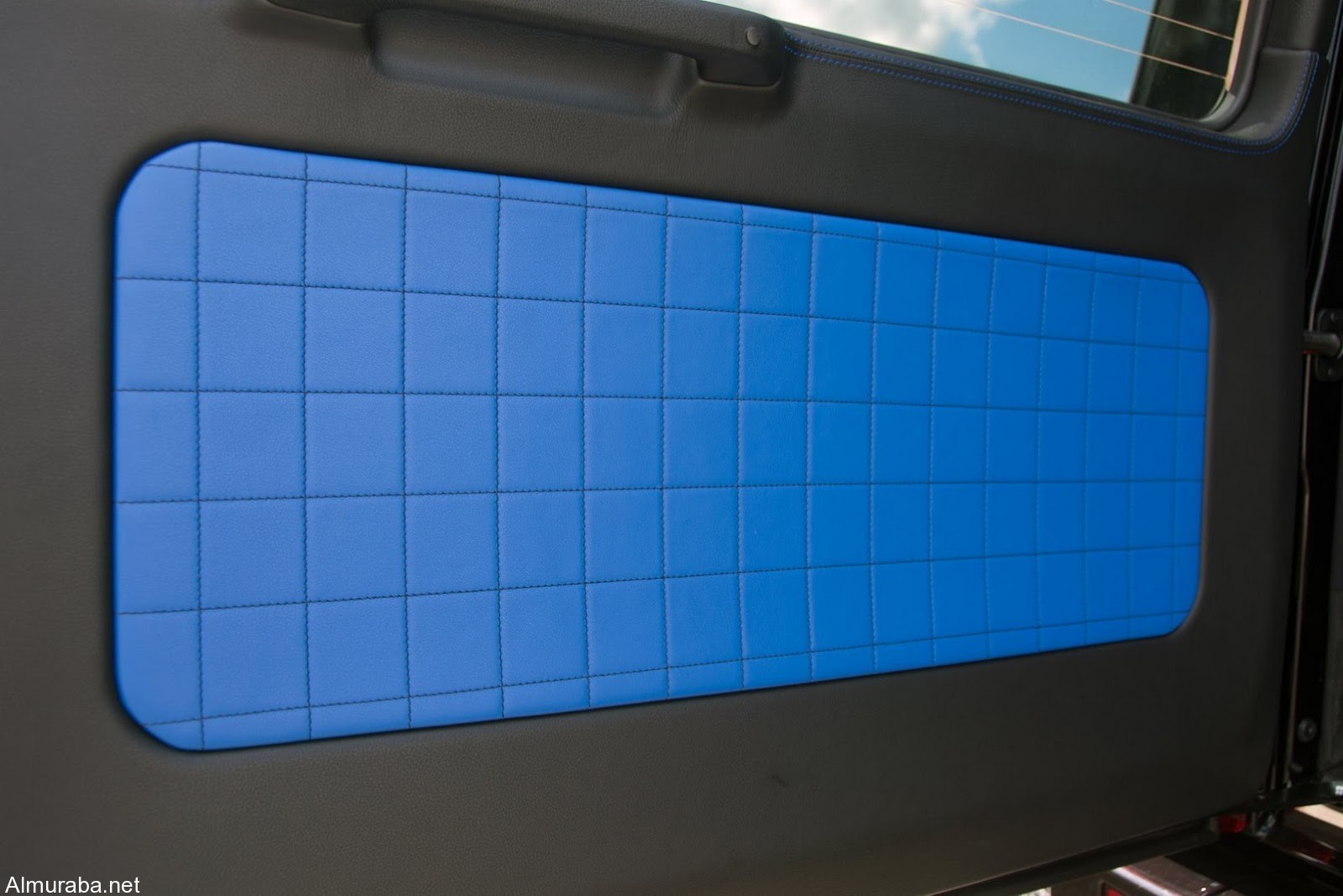 brabus-500-4x4-blue-interior-4