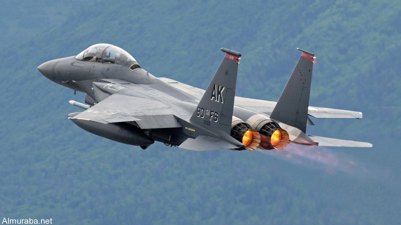 “فيديو” شاهد براعة طيار في الإقلاع بشكل عمودي بطائرة F-15