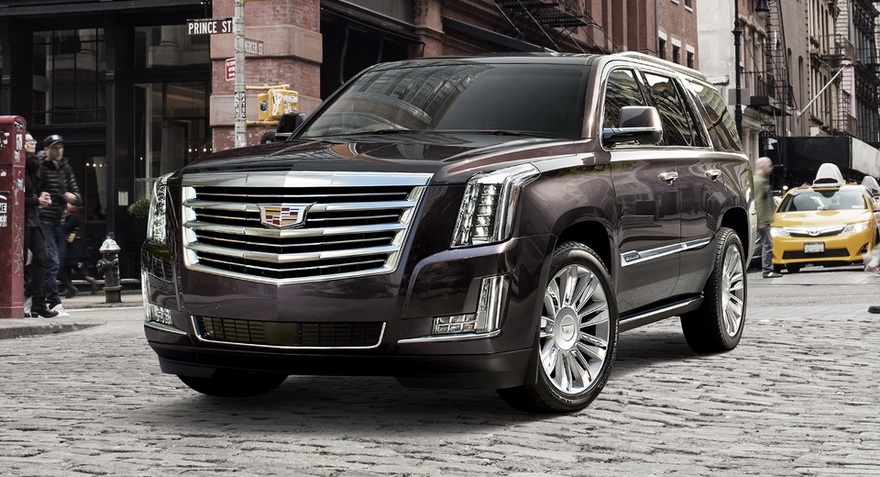 With head-turning styling the 2017 Escalade Platinum always strikes a confident pose.