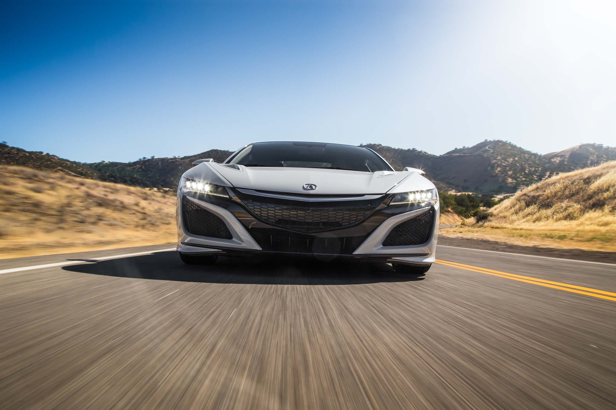2017-acura-nsx-front-end-low-in-motion