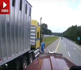 “فيديو” شاهد فوضى في طريق سريع كادت تتسبب في انقلاب شاحنة