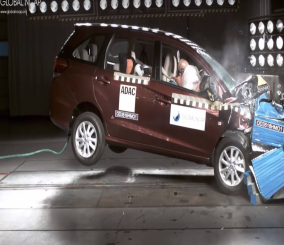 “فيديو“ شاهد اختبار تصادم سيارة هوندا موبيليو 2016 Honda Mobilio 4