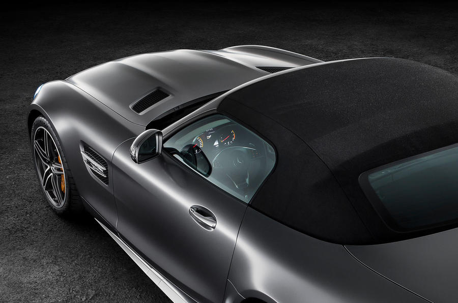 AMG GT C Roadster (R 190), 2016; Exterieur: designo selenitgrau magno; Interieur: Leder Nappa Exklusiv macchiatobeige; Kraftstoffverbrauch kombiniert: xx.x l/100 km, CO2-Emissionen kombiniert: xxx g/km//AMG GT C Roadster (R 190), 2016; exterior: designo selenit grey magno; interior:Nappa leather exclusive macchiato beige; fuel consumption, combined: xx,x l/100 km; combined CO2 emissions: xxx g/km