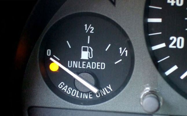 تعرف على كم كيلومتر يمكن أن تقود السيارة بعد أن تظهر أمامك لمبة البنزين! 5