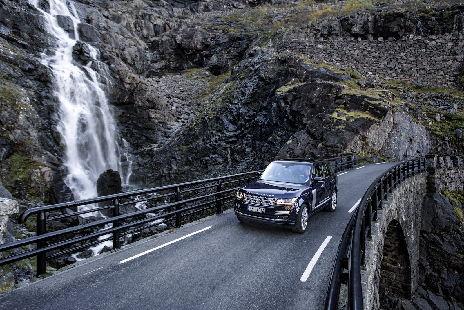 "بالصور" رنج روفر تطلق سلسلة صور مذهلة بعنوان "Ultimate Vista" "Range Rover" 1