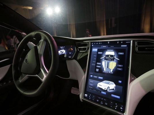 تقرير – “تيسلا” تتصدر سباق تطوير السيارات ذاتية القيادة Tesla