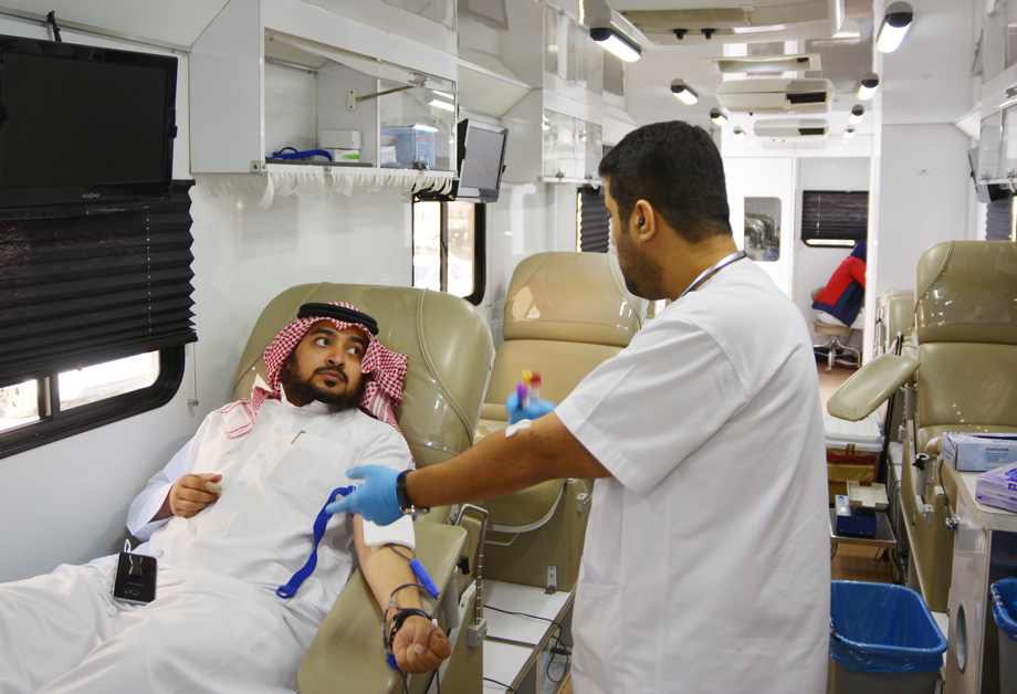 العيسى للسيارات تدعم جهود مستشفى الملك فيصل التخصصي للتبرع بالدم 7