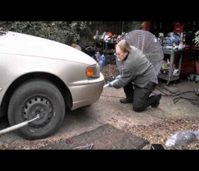 “فيديو” شاهد كيفية إصلاح السيارة عندما تصدر صوتا مزعجا!