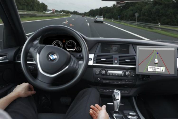 "بي إم دبليو" تعد بطرح مركبة ذاتية القيادة بحلول 2021 BMW 6