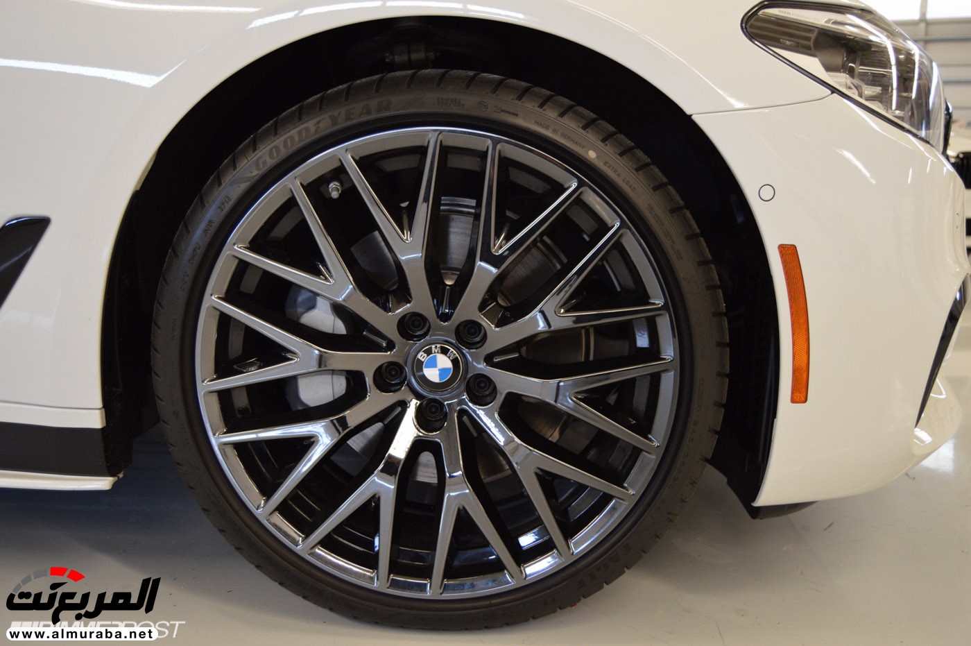"بي إم دبليو" الفئة الخامسة 2017 تحصل على قطع M Performance للأداء العالي BMW 5-Series 2