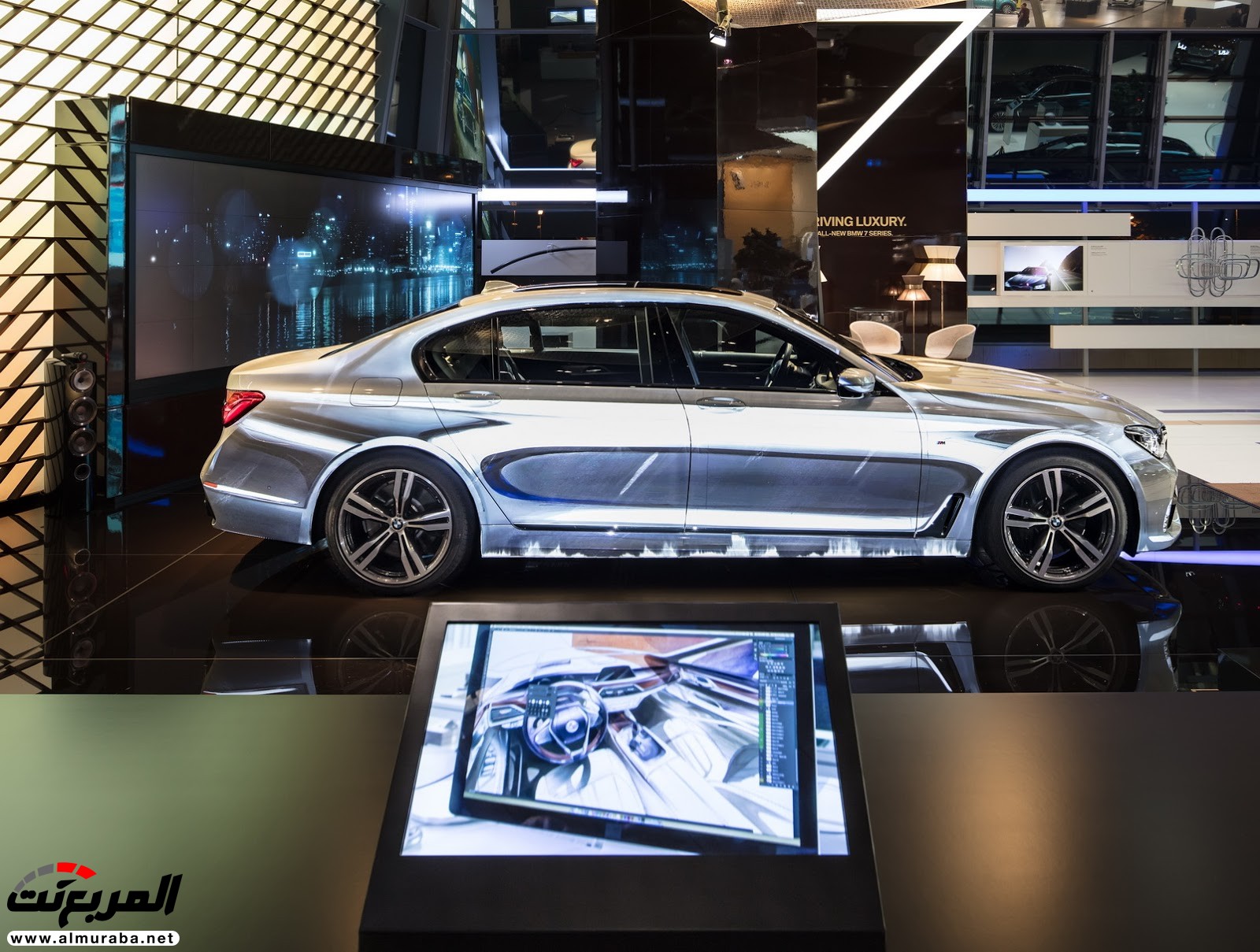 "بي إم دبليو" تجسّد مراحل تصميم الفئة السابعة عبر أجهزة البروجيكتور بمتاجرها العالمية BMW 7-Series 19