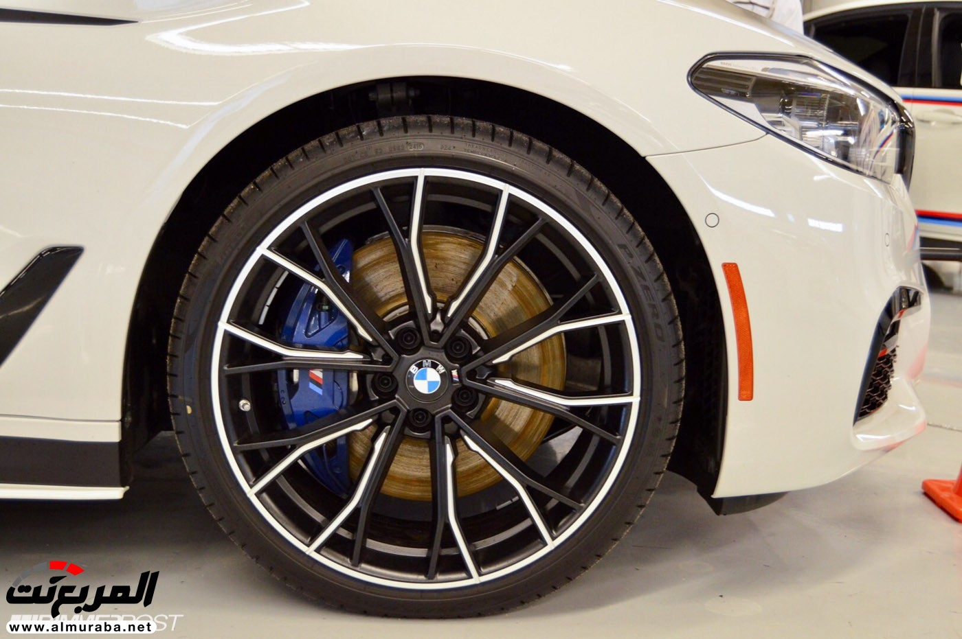 "بي إم دبليو" الفئة الخامسة 2017 تحصل على قطع M Performance للأداء العالي BMW 5-Series 3