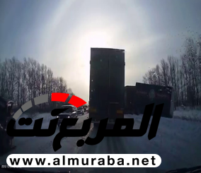 “فيديو” شاهد نجاة سائق سيارة اصطدام وجها لوجه على إحدى الطرق في روسيا