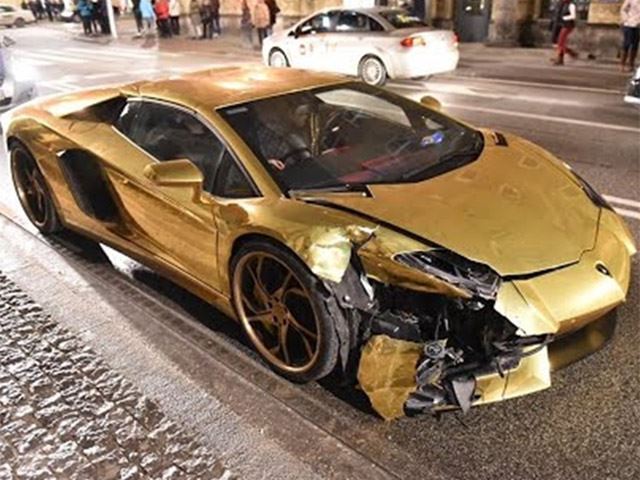 "بالفيديو" لامبورجيني أفينتادور في حادثة مرورية ببولاندا "Lamborghini " 1