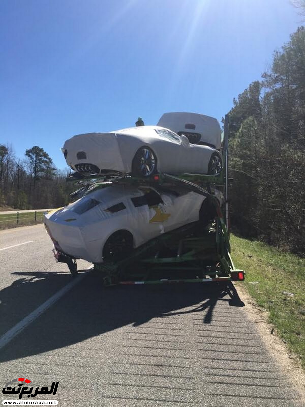 شاحنة نقل تتورط في حادث أثناء نقل وحدات جديدة من الكورفيت Z06 بالولايات المتحدة Corvette 19