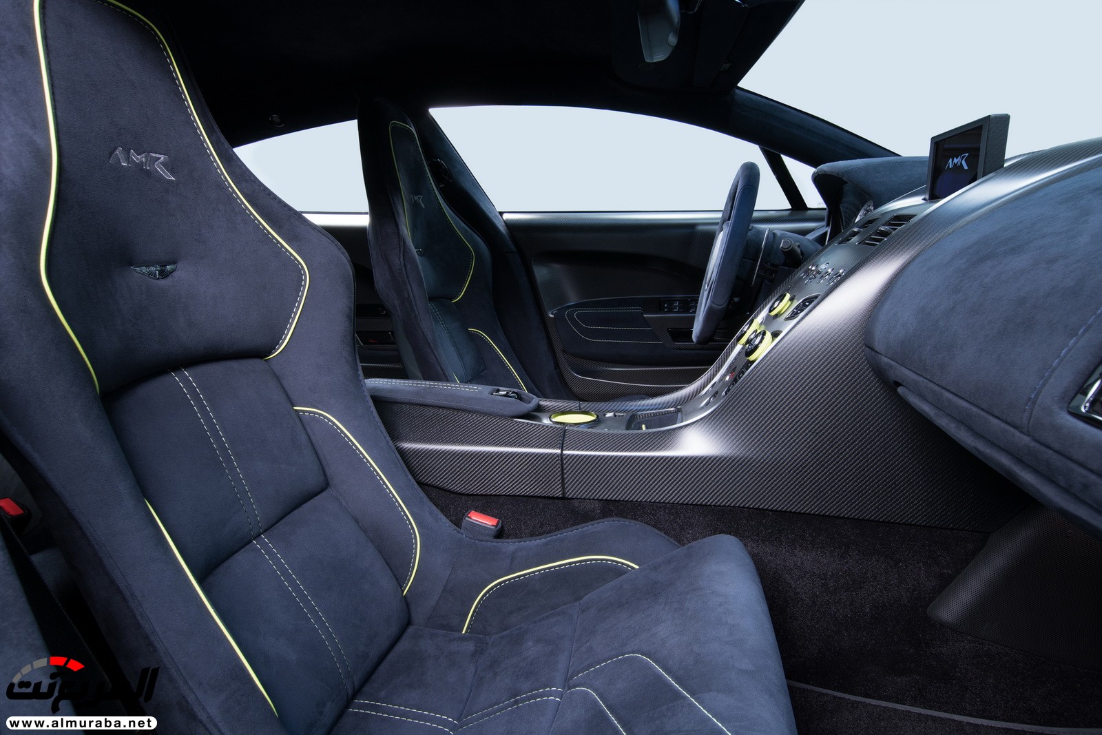 "أستون مارتن" تعرض نسخ كونسيبت عالية الأداء لسيارتي فانتاج ورابيد في جنيف Aston Martin 18
